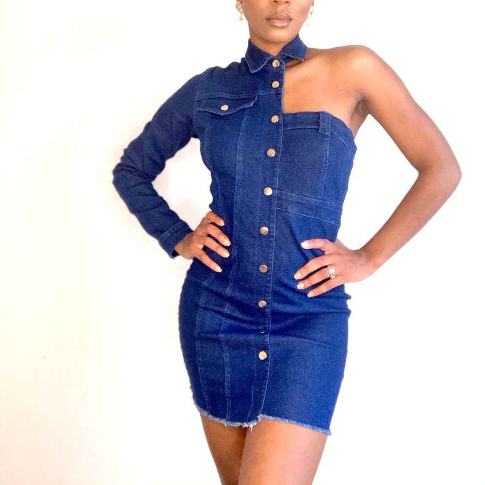 M-Large stretch dark denim short distressed hem one arm collared dress